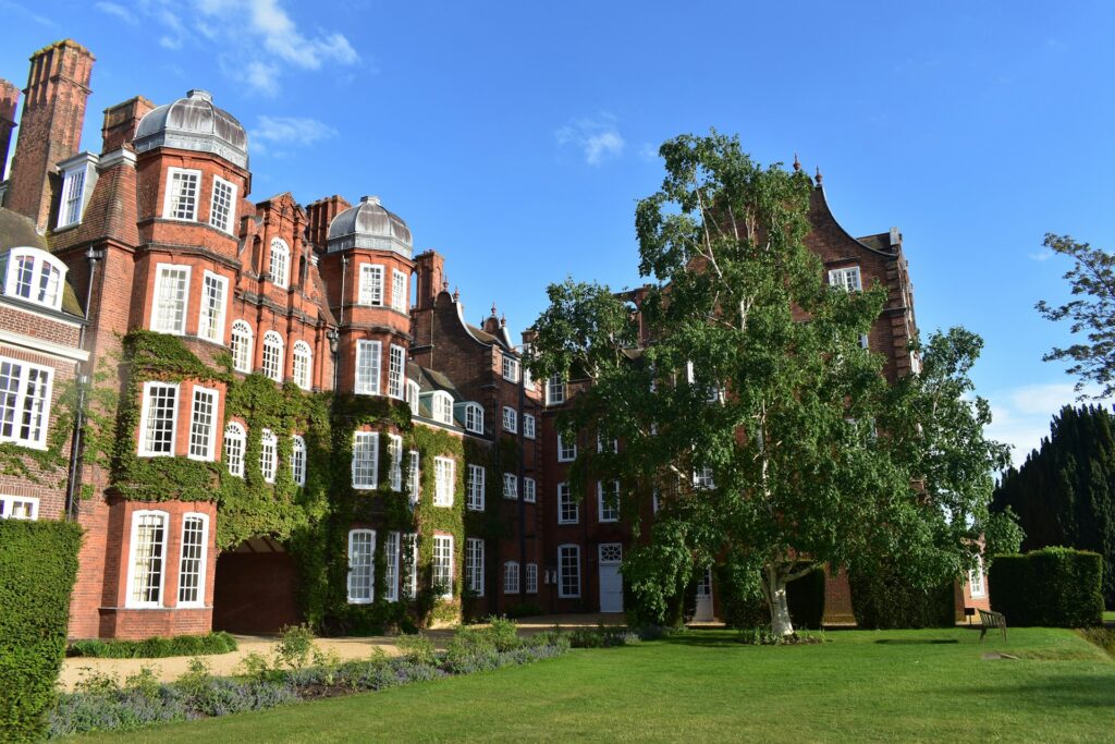 newnham college gardens